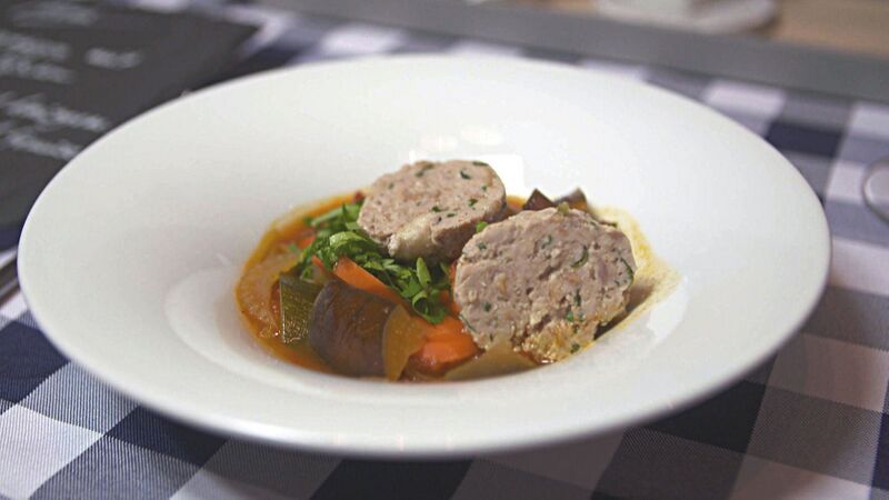 Datei:Italienische Gemusesuppe mit Klosschen 01.jpg