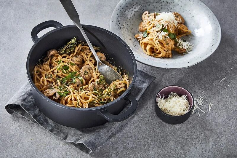 Datei:One-Pot-Spaghetti mit Champignons 01.jpg